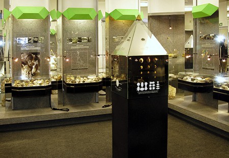 prachenske-muzeum-v-pisku - nerostne-bohatstvi